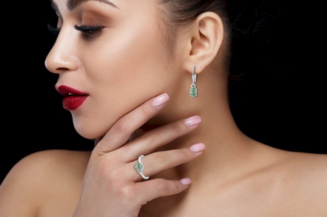 Find out why green kyanite rings are so alluring.