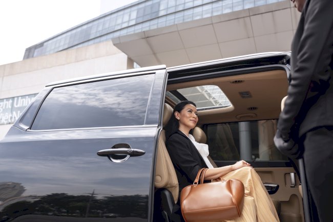 Top Features That Set Rent A Luxury Van for Vacation Apart