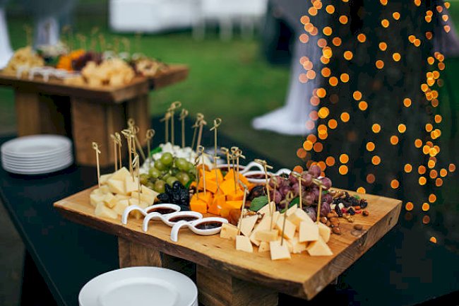 Your Ultimate Guide to a Holiday Catering Menu That Wows Every Guest