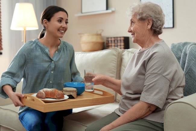 How Senior Home Care Services Support Independence and Daily Living