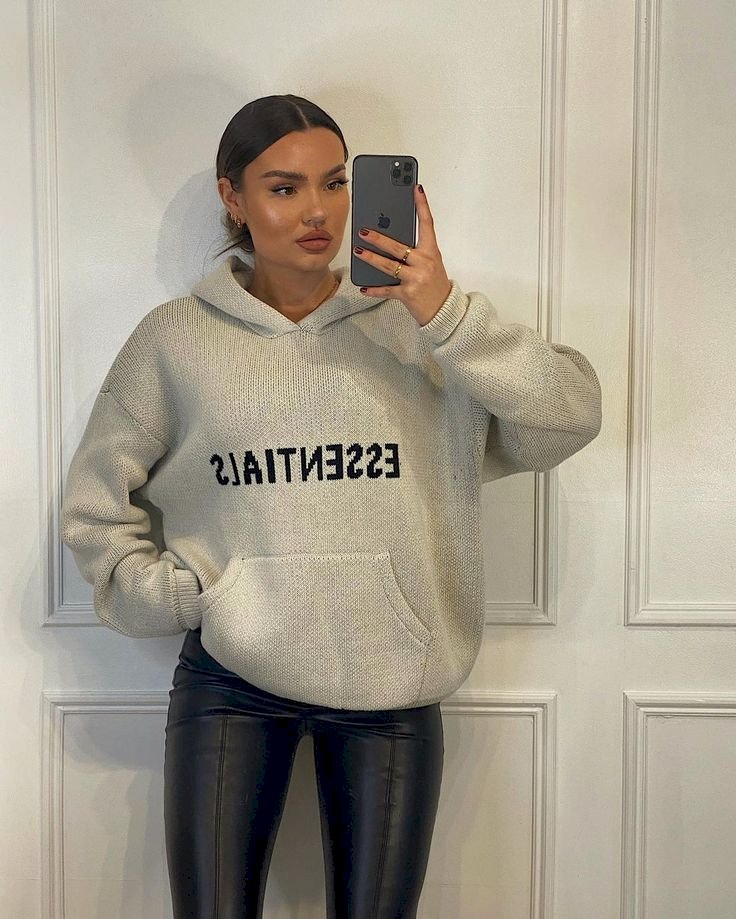 Discover Your Perfect Essentials Tracksuit Today!
